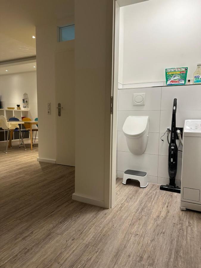 Apartamento Am Kleinen Muehlenteich - Zentrale Ruhige Lage Mit Parkplatz Und Fahrraedern Flensburgo Exterior foto