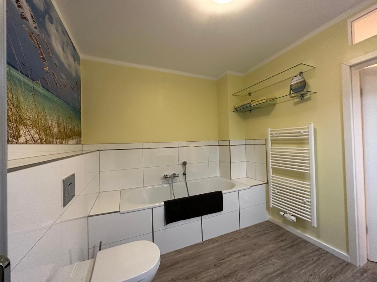 Apartamento Am Kleinen Muehlenteich - Zentrale Ruhige Lage Mit Parkplatz Und Fahrraedern Flensburgo Exterior foto